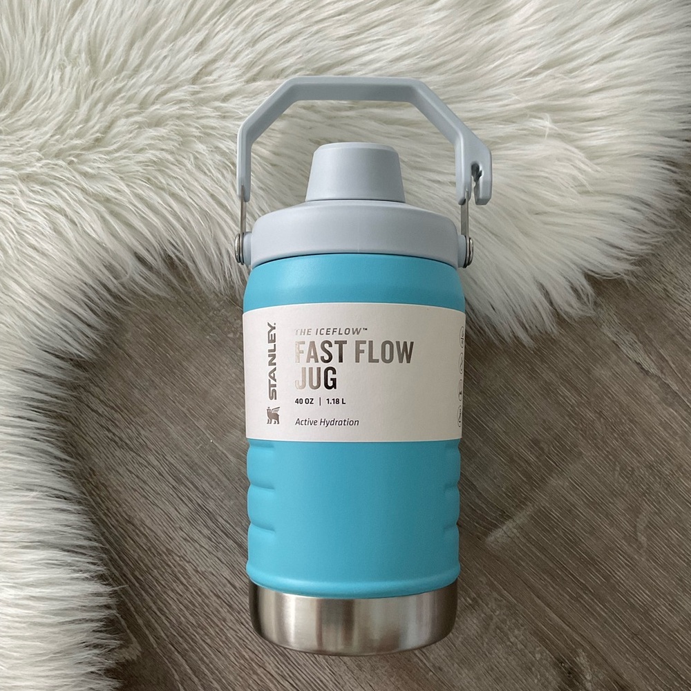 🩵STANLEY IceFlow Jug With Fast Flow Lid in Blue, Grey and Silver